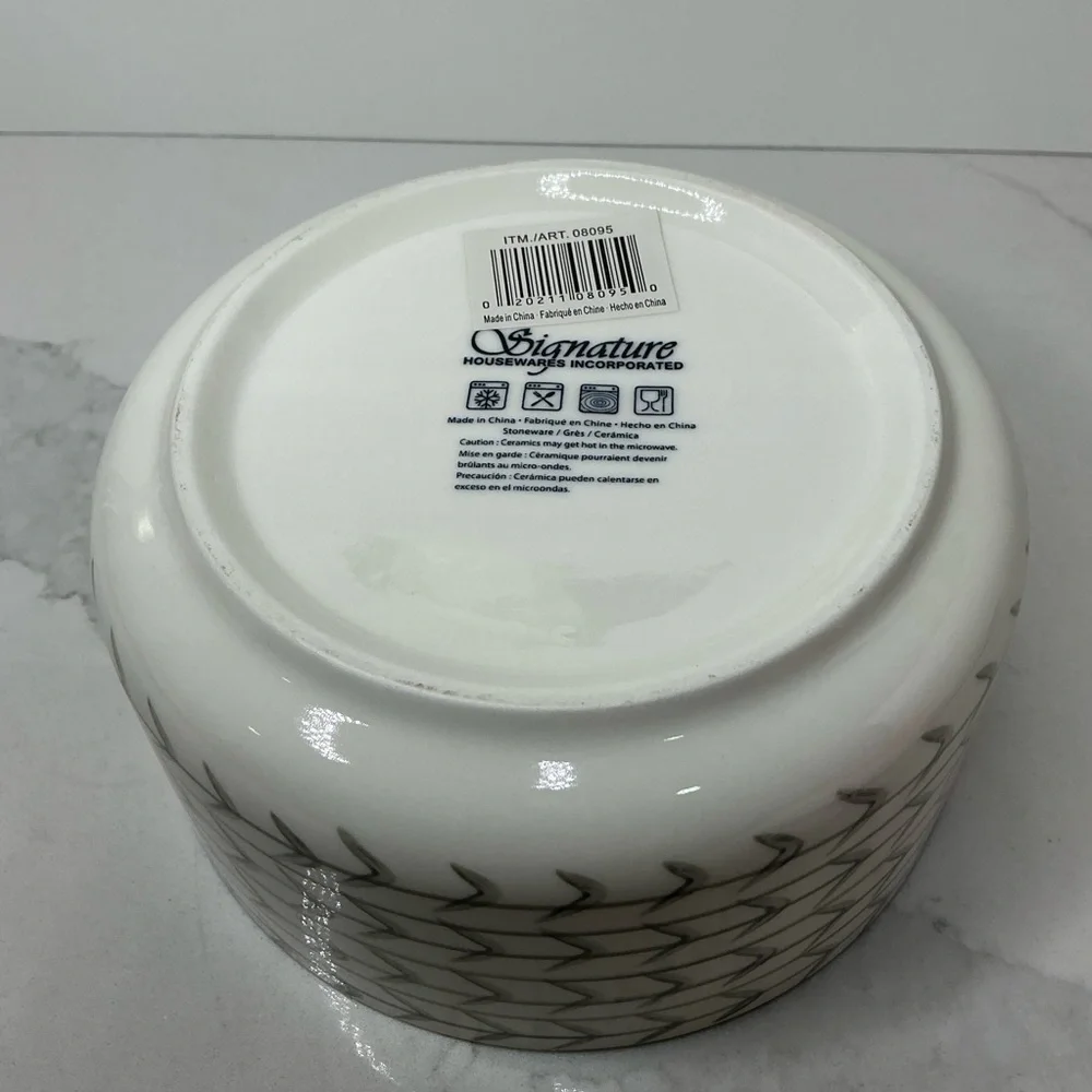 Signature Housewares 6”R x 3”H Gray Arrow Food Water Pet Dog Bowl New